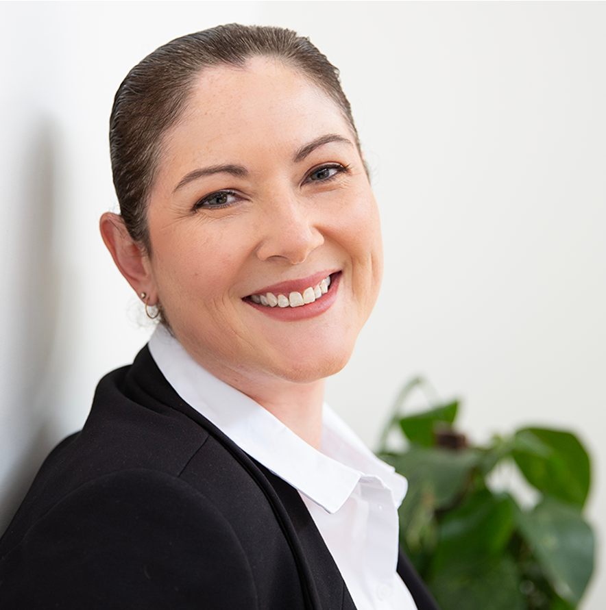 Smart Landing – Emma Gilman, Lending Specialist, dedicated to providing expert financial solutions and client support.
